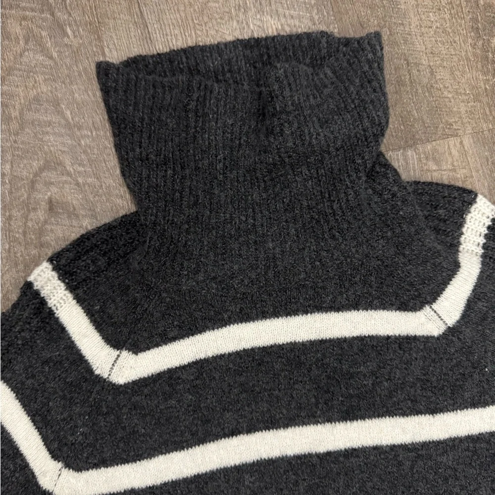 SOFT Gray Stripe Turtleneck Tunic Sweater Sz M